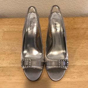 ✨New✨ Sam & Libby Silver Heels